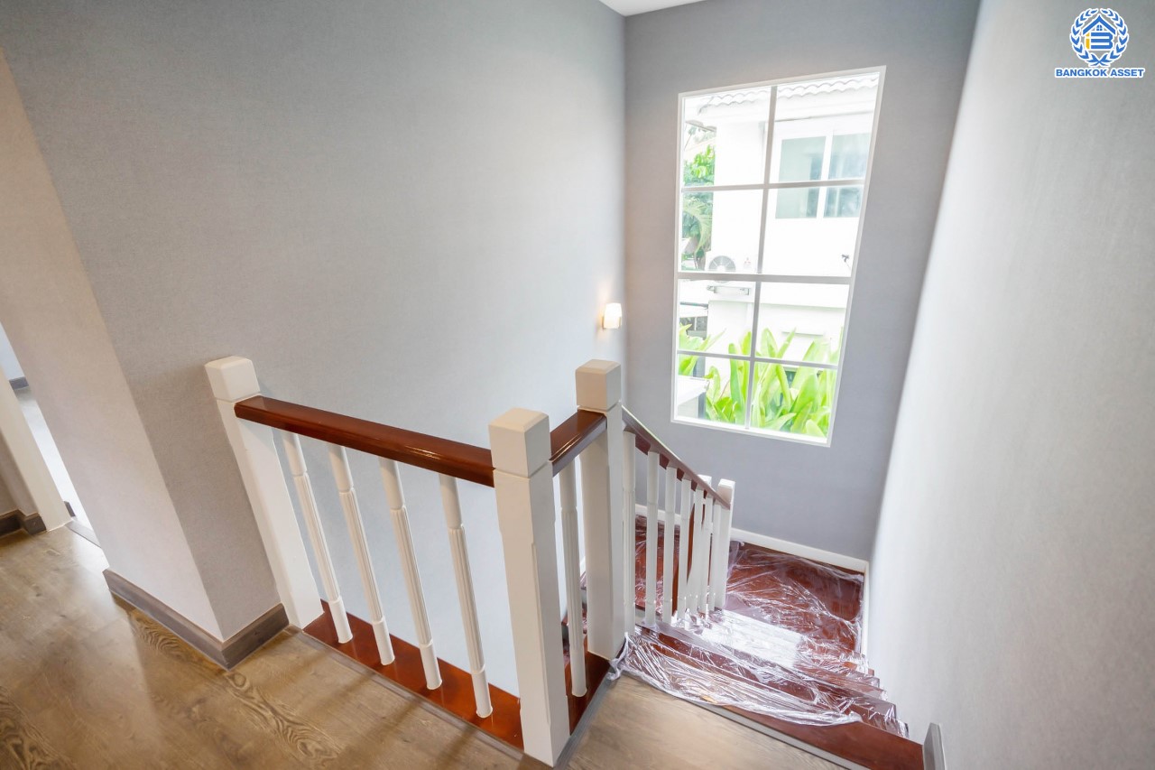 บ้านมือสองตกแต่งใหม่ ม.คาซ่าแกรนด์ ชัยพฤกษ์-แจ้งวัฒนะ แบรนด์ Q.House หลังใหญ่ เนื้อที่ 72 ตร.ว. ฟังก์ชันจัดเต็ม 3 ห้องนอน 4 ห้องน้ำ 1 ห้องแม่บ้าน 2 ที่จอดรถ ตอบโจทย์ทุกการเดินทาง บนทำเลใกล้เซ็นทรัลฯ และจุดขึ้นทางด่วน "แจ้งวัฒนะ" และรถไฟฟ้าสายสีชมพู...